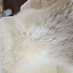 Real lambswool pillow